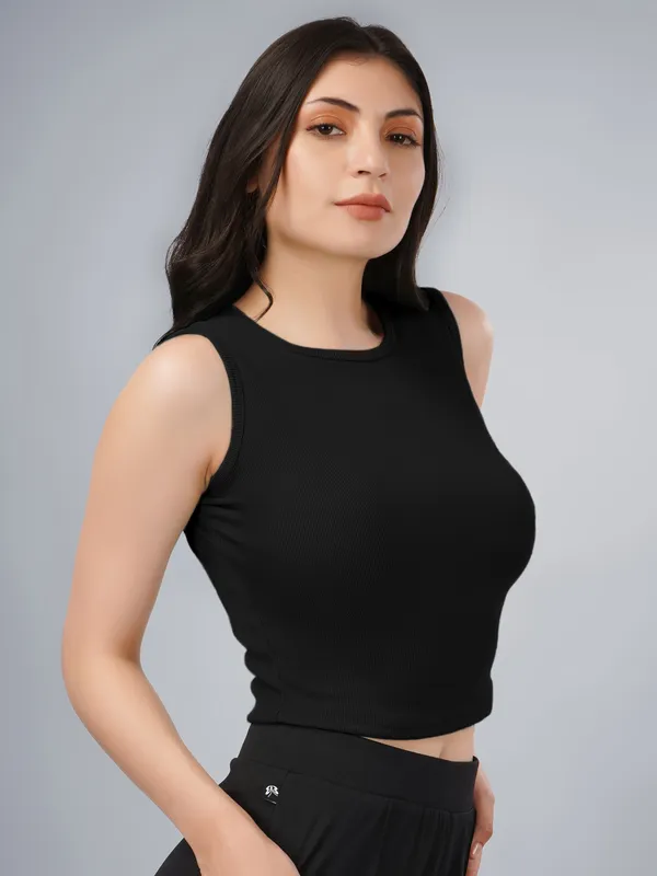 Plus_Size_Crop_Top_for_Women_Round_Neck_Sleeveless_Top