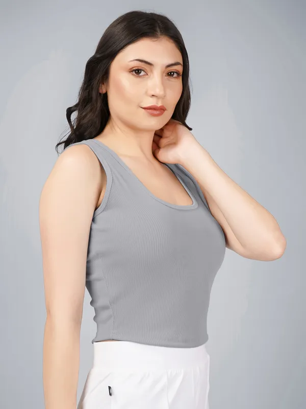 Plus_Size_Crop_Top_for_Women_Square_Neck_Sleeveless_Top