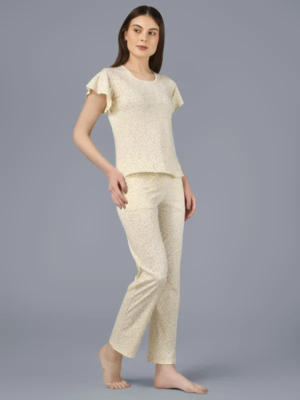 Plus_Size_Printed_Round_Neck_Short_Sleeve_Nightsuit_Set_-_Comfortable_Nightwear_Top_&_Pajama_Set,_Soft_Sleepwear_for_Women