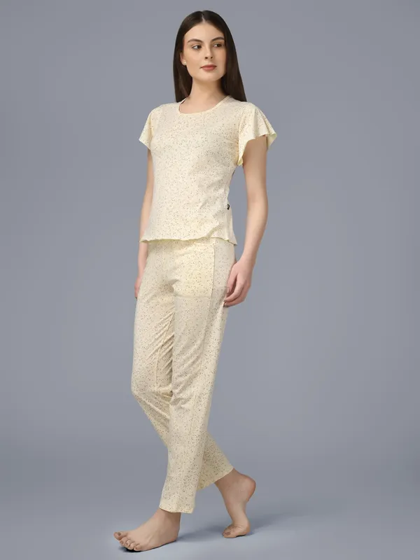 Plus_Size_Printed_Round_Neck_Short_Sleeve_Nightsuit_Set_-_Comfortable_Nightwear_Top_&_Pajama_Set,_Soft_Sleepwear_for_Women