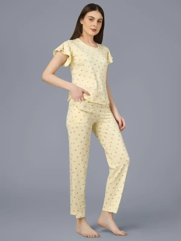 Plus_Size_Printed_Round_Neck_Short_Sleeve_Nightsuit_Set_-_Comfortable_Nightwear_Top_&_Pajama_Set,_Soft_Sleepwear_for_Women