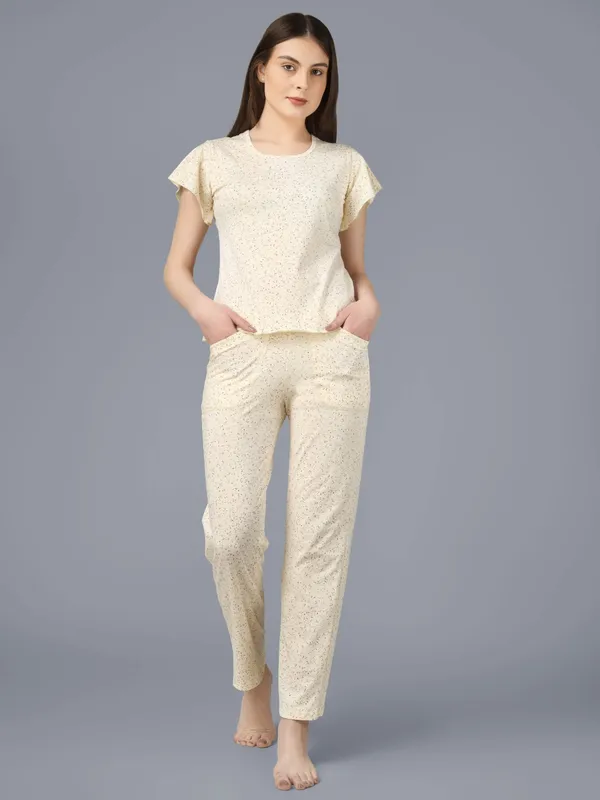 Plus_Size_Printed_Round_Neck_Short_Sleeve_Nightsuit_Set_-_Comfortable_Nightwear_Top_&_Pajama_Set,_Soft_Sleepwear_for_Women