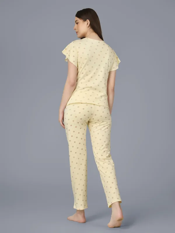 Plus_Size_Printed_Round_Neck_Short_Sleeve_Nightsuit_Set_-_Comfortable_Nightwear_Top_&_Pajama_Set,_Soft_Sleepwear_for_Women
