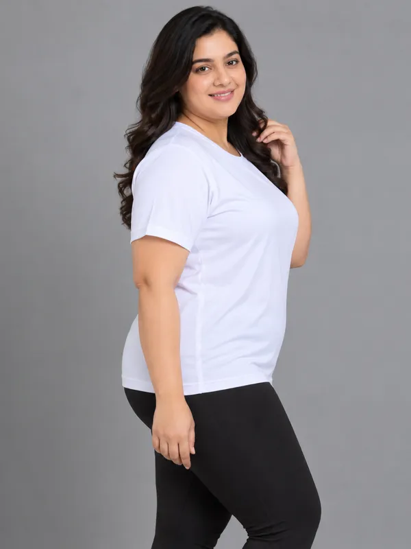 Plus_Size_Women_Round_Neck_Tshirt_|_Round_Neck_Tshirt_For_Women