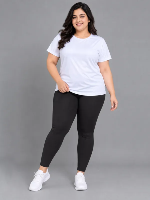 Plus_Size_Women_Round_Neck_Tshirt_|_Round_Neck_Tshirt_For_Women