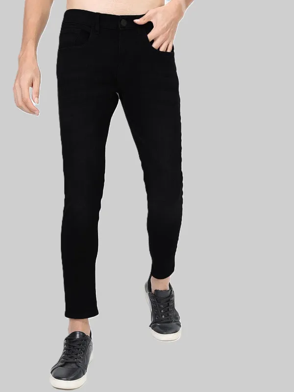 Black_Cotton_Blend_Jogger_Fit_Mid_Rise_Jeans_For_Men