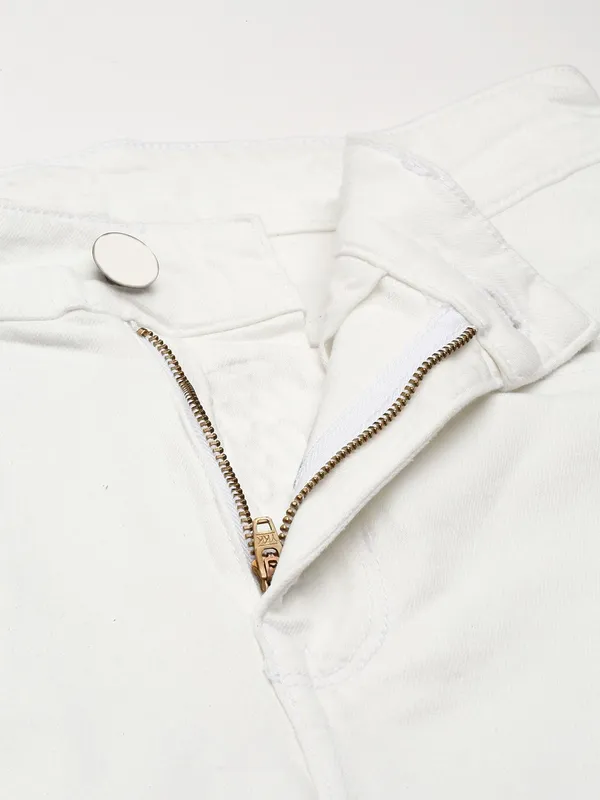 White_Cotton_Blend_Slim_Mid_Rise_Jeans_For_Men