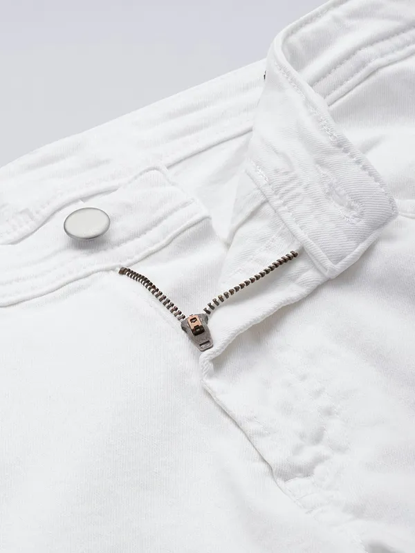 White_Cotton_Blend_Slim_Mid_Rise_Jeans_For_Men
