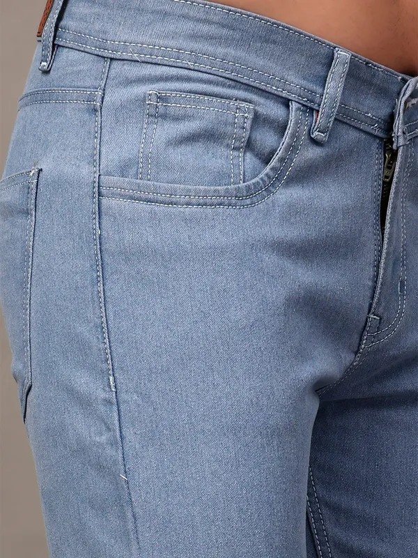 Blue_Cotton_Blend_Relaxed_Fit_Mid_Rise_Jeans_For_Men