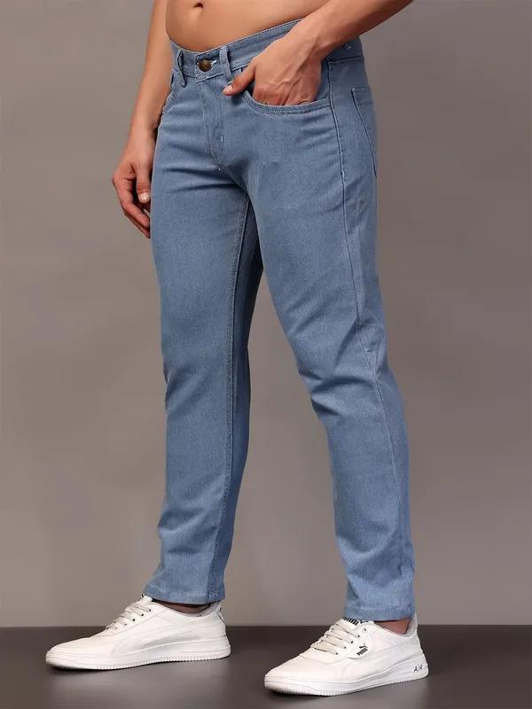 Blue_Cotton_Blend_Relaxed_Fit_Mid_Rise_Jeans_For_Men