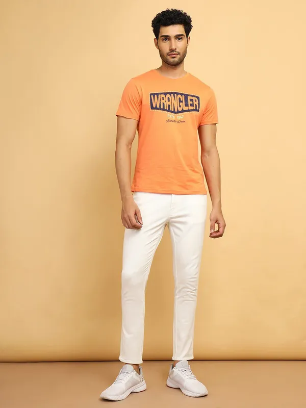 White_Cotton_Blend_Slim_Mid_Rise_Jeans_For_Men