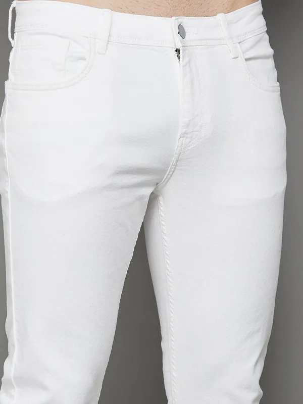 White_Cotton_Blend_Slim_Mid_Rise_Jeans_For_Men