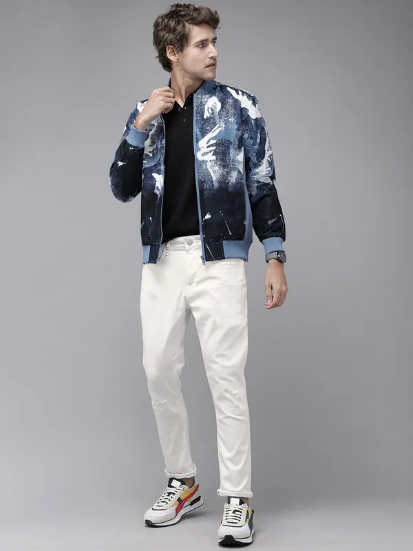 White_Cotton_Blend_Slim_Mid_Rise_Jeans_For_Men