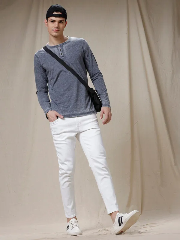 White_Cotton_Blend_Slim_Mid_Rise_Jeans_For_Men