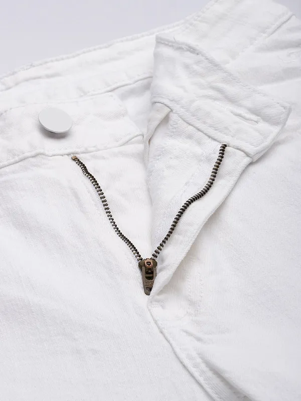 White_Cotton_Blend_Slim_Mid_Rise_Jeans_For_Men