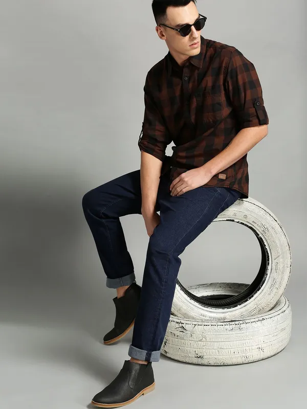 Dark_Blue_Cotton_Blend_Regular_Mid_Rise_Jeans_For_Men