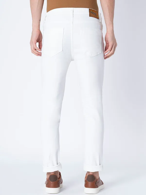 White_Cotton_Blend_Regular_Mid_Rise_Jeans_For_Men