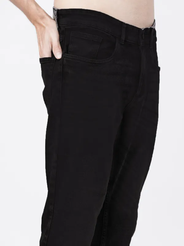Black_Cotton_Blend_Jogger_Fit_Mid_Rise_Jeans_For_Men