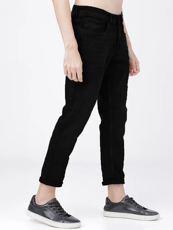 Black_Cotton_Blend_Jogger_Fit_Mid_Rise_Jeans_For_Men