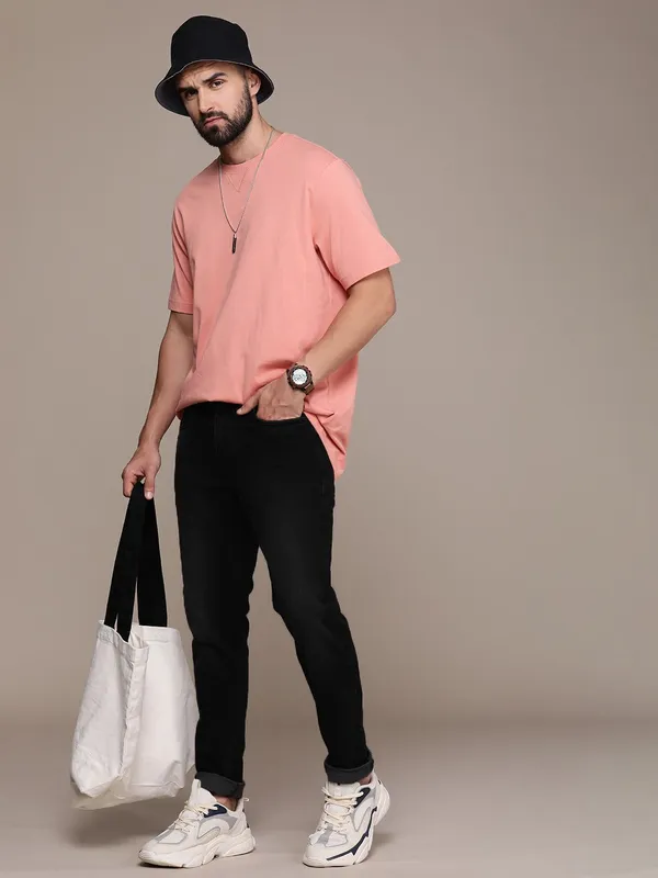 Black_Cotton_Blend_Jogger_Fit_Mid_Rise_Jeans_For_Men