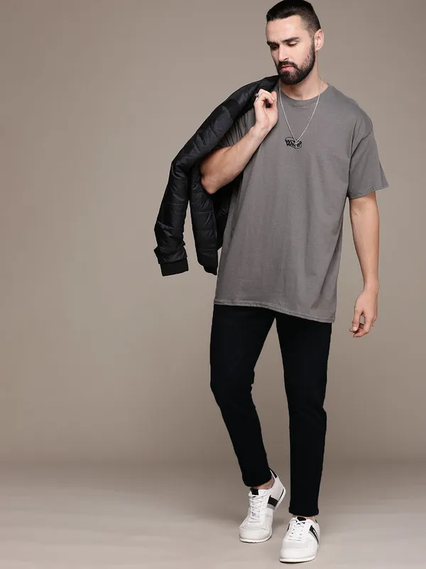 Black_Cotton_Blend_Jogger_Fit_Mid_Rise_Jeans_For_Men