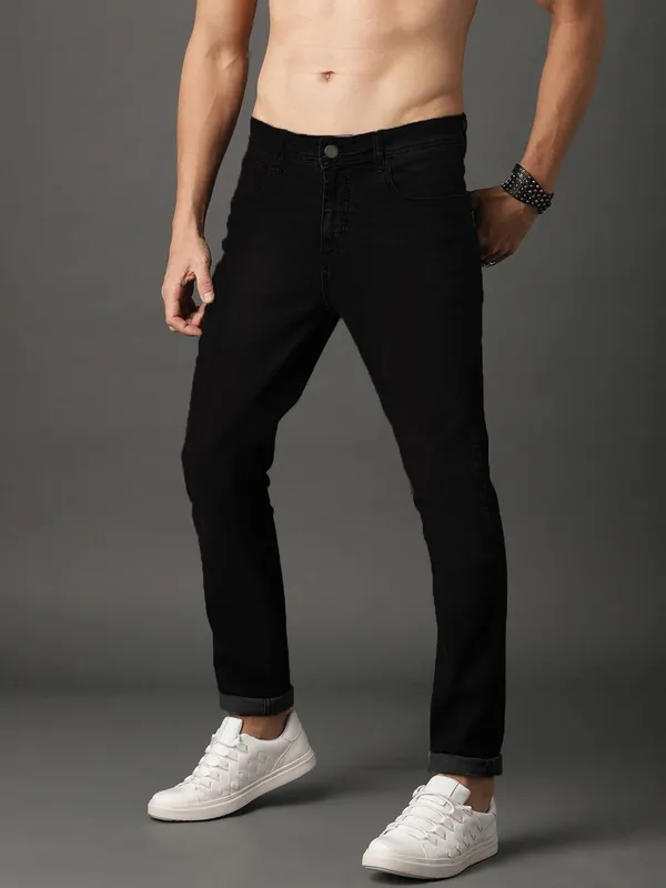 Black_Cotton_Blend_Jogger_Fit_Mid_Rise_Jeans_For_Men