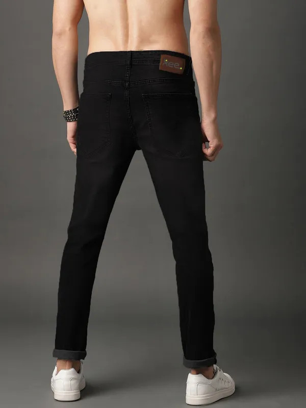 Black_Cotton_Blend_Jogger_Fit_Mid_Rise_Jeans_For_Men