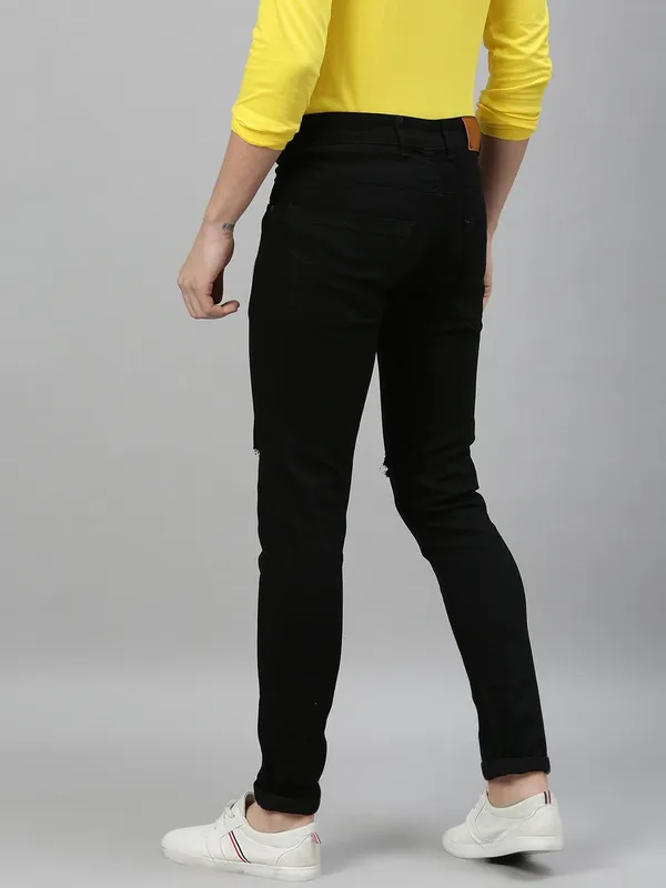 Black_Cotton_Blend_Jogger_Fit_Mid_Rise_Jeans_For_Men