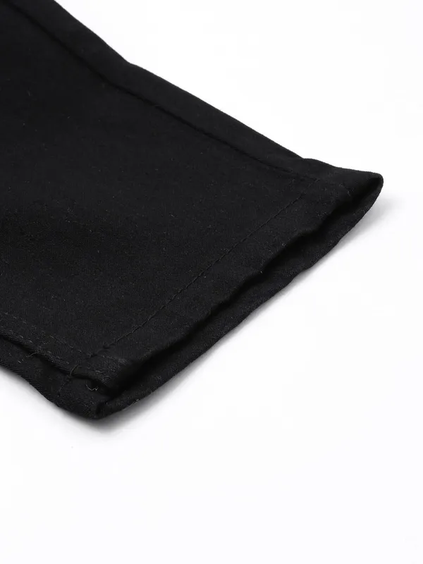 Black_Cotton_Blend_Jogger_Fit_Mid_Rise_Jeans_For_Men