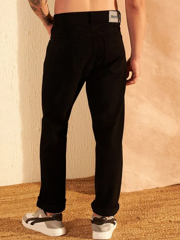 Black_Cotton_Blend_Jogger_Fit_Mid_Rise_Jeans_For_Men