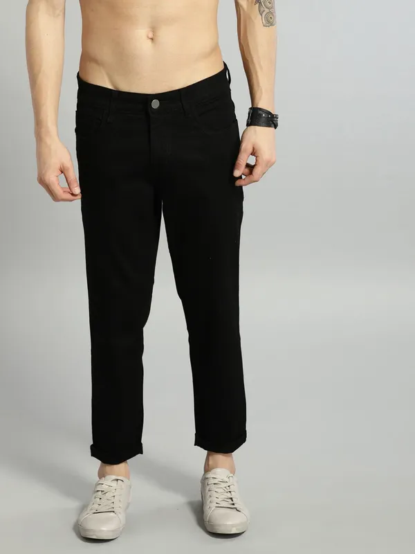 Black_Cotton_Blend_Jogger_Fit_Mid_Rise_Jeans_For_Men