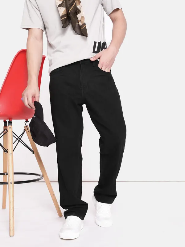 Black_Cotton_Blend_Jogger_Fit_Mid_Rise_Jeans_For_Men