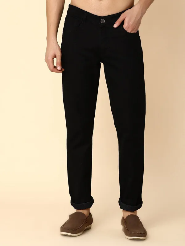Black_Cotton_Blend_Jogger_Fit_Mid_Rise_Jeans_For_Men