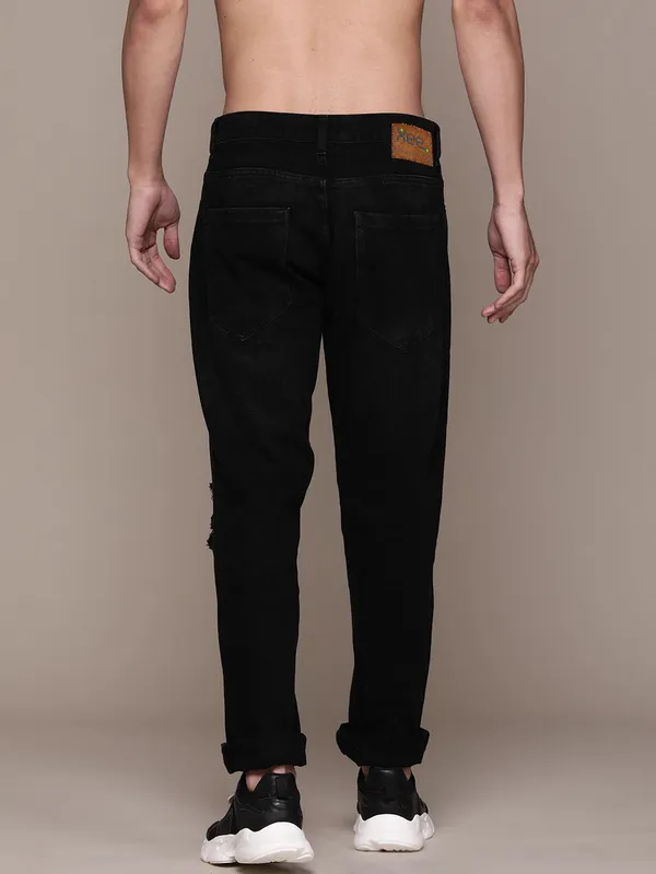 Black_Cotton_Blend_Jogger_Fit_Mid_Rise_Jeans_For_Men