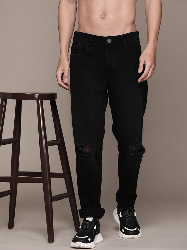 Black_Cotton_Blend_Jogger_Fit_Mid_Rise_Jeans_For_Men
