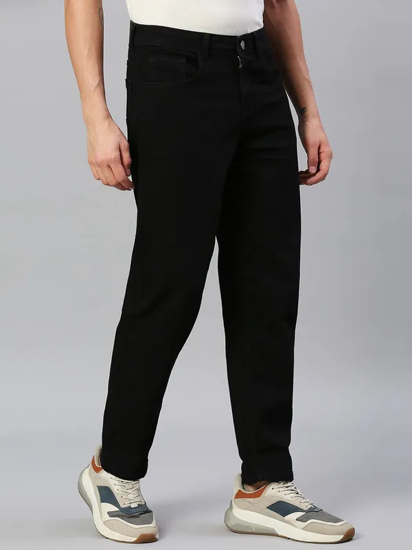 Black_Cotton_Blend_Jogger_Fit_Mid_Rise_Jeans_For_Men