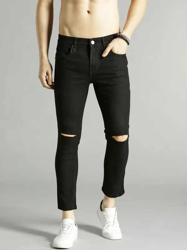 Black_Cotton_Blend_Jogger_Fit_Mid_Rise_Jeans_For_Men