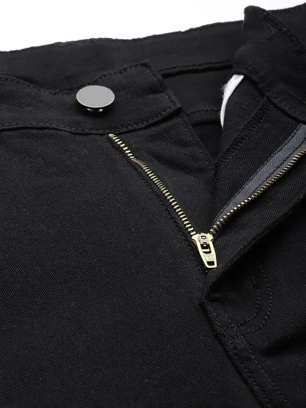 Black_Cotton_Blend_Jogger_Fit_Mid_Rise_Jeans_For_Men
