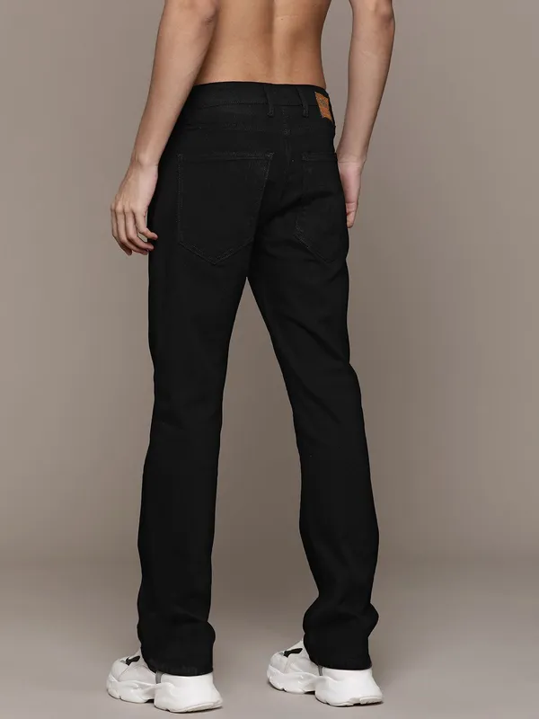 Black_Cotton_Blend_Jogger_Fit_Mid_Rise_Jeans_For_Men