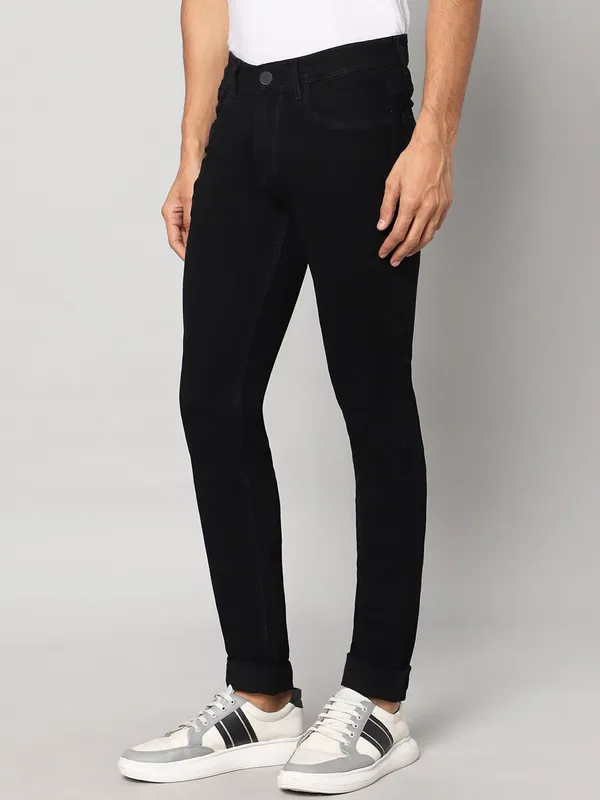 Black_Cotton_Blend_Jogger_Fit_Mid_Rise_Jeans_For_Men