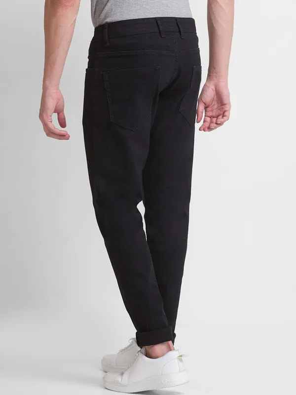 Black_Cotton_Blend_Jogger_Fit_Mid_Rise_Jeans_For_Men