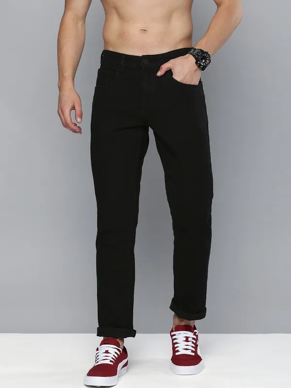 Black_Cotton_Blend_Jogger_Fit_Mid_Rise_Jeans_For_Men