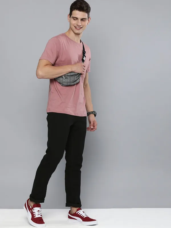 Black_Cotton_Blend_Jogger_Fit_Mid_Rise_Jeans_For_Men