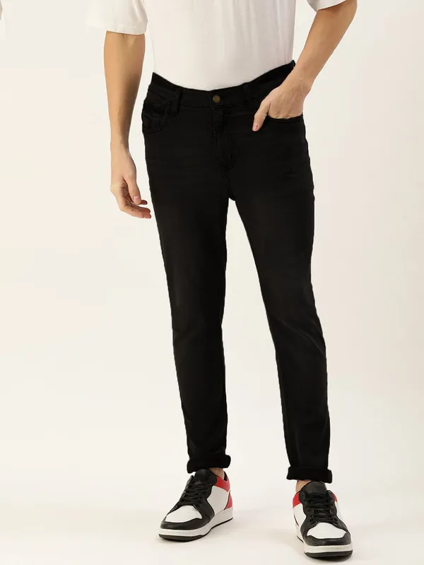 Black_Cotton_Blend_Jogger_Fit_Mid_Rise_Jeans_For_Men