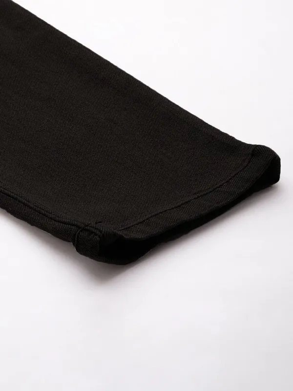 Black_Cotton_Blend_Jogger_Fit_Mid_Rise_Jeans_For_Men