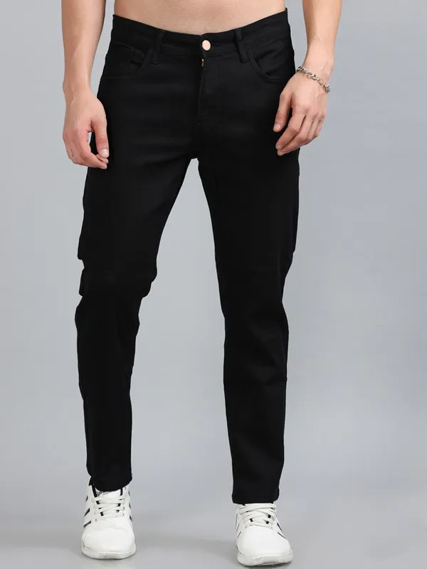 Black_Cotton_Blend_Jogger_Fit_Mid_Rise_Jeans_For_Men