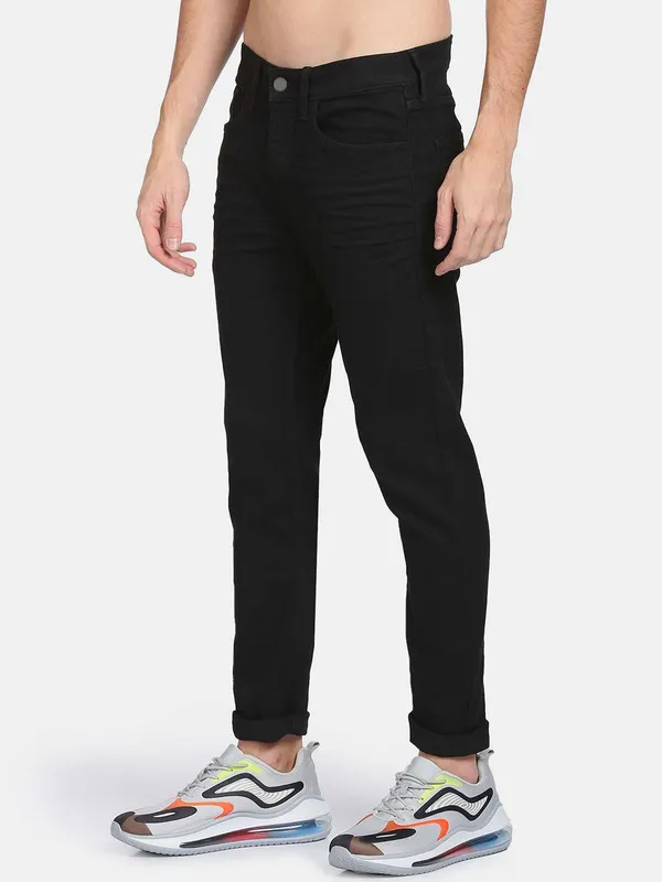 Black_Cotton_Blend_Jogger_Fit_Mid_Rise_Jeans_For_Men