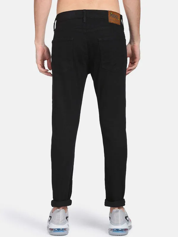Black_Cotton_Blend_Jogger_Fit_Mid_Rise_Jeans_For_Men