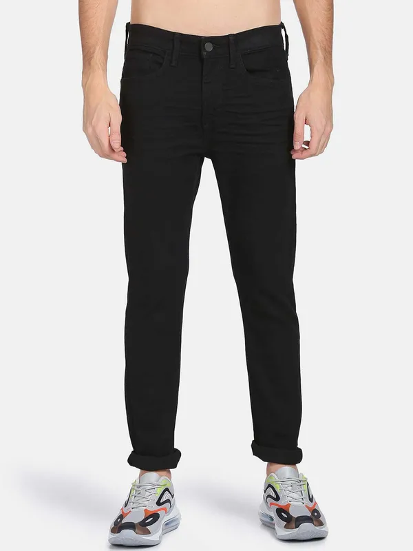 Black_Cotton_Blend_Jogger_Fit_Mid_Rise_Jeans_For_Men