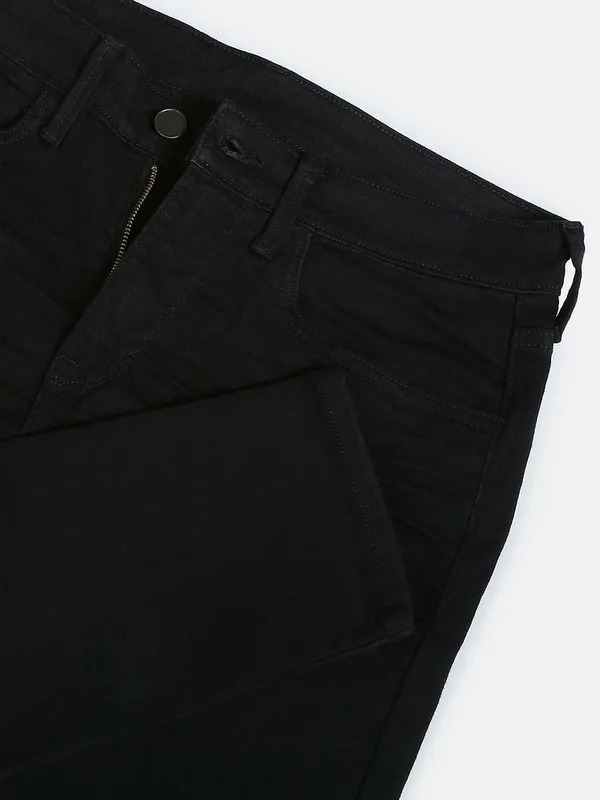 Black_Cotton_Blend_Jogger_Fit_Mid_Rise_Jeans_For_Men